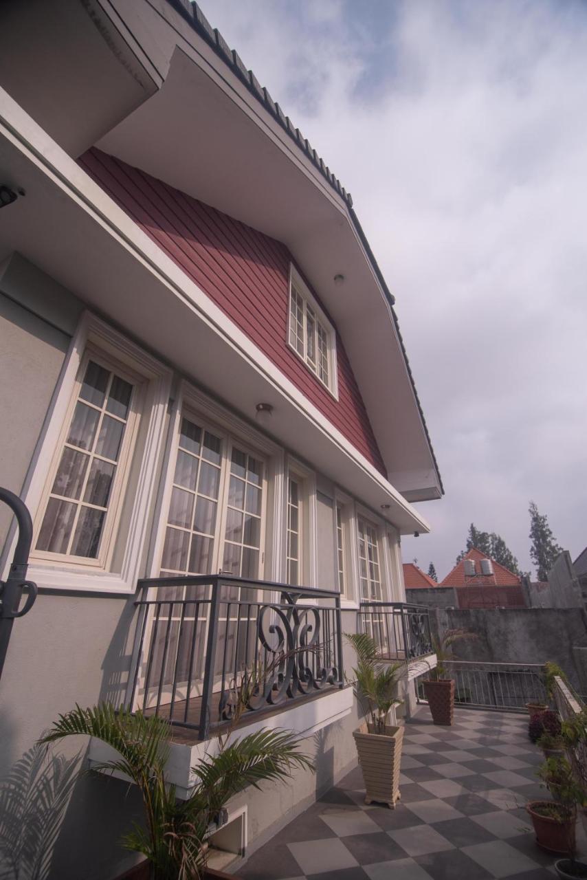 Front One Boutique Baluran Malang Otel Dış mekan fotoğraf