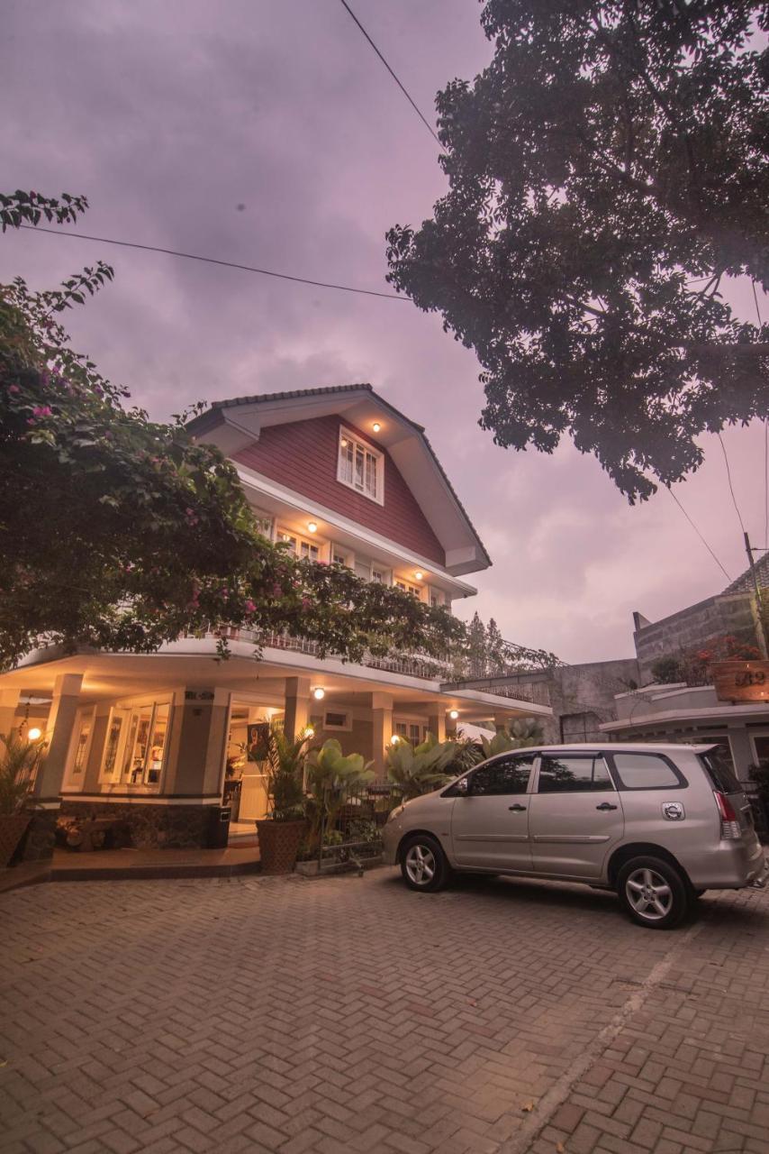 Front One Boutique Baluran Malang Otel Dış mekan fotoğraf